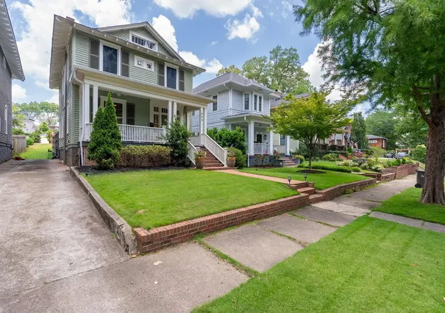 Photo 3 of Single family home for sale at 656 Maple St, Spartanburg, SC 29302 | MLS# SPN338325 | Listing updated on 2026-09-27