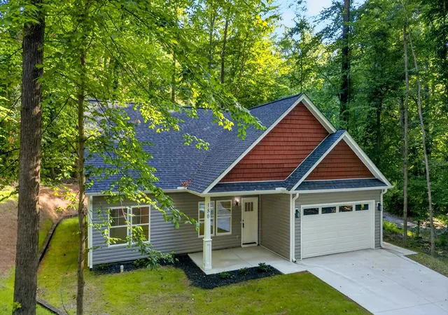 Photo 2 of Single family home for sale at 180 Anita Dr, Spartanburg, SC 29302 | MLS# SPN338349 | Listing updated on 2026-09-03