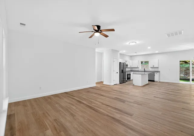 Photo 4 of Single family home for sale at 180 Anita Dr, Spartanburg, SC 29302 | MLS# SPN338349 | Listing updated on 2026-09-03