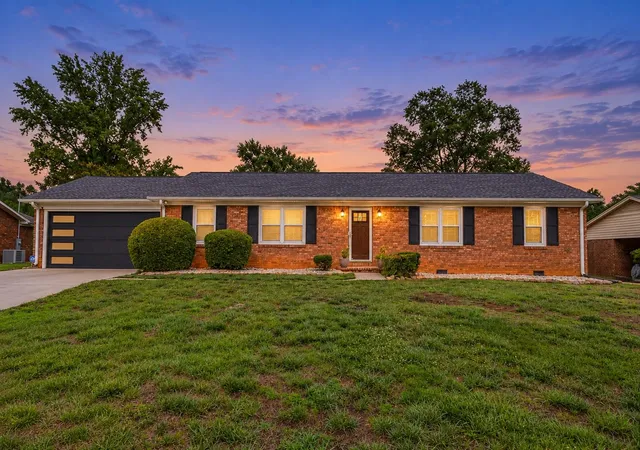 Single family home for sale at 115 Shelton Dr, Spartanburg, SC 29307 | MLS# SPN338357