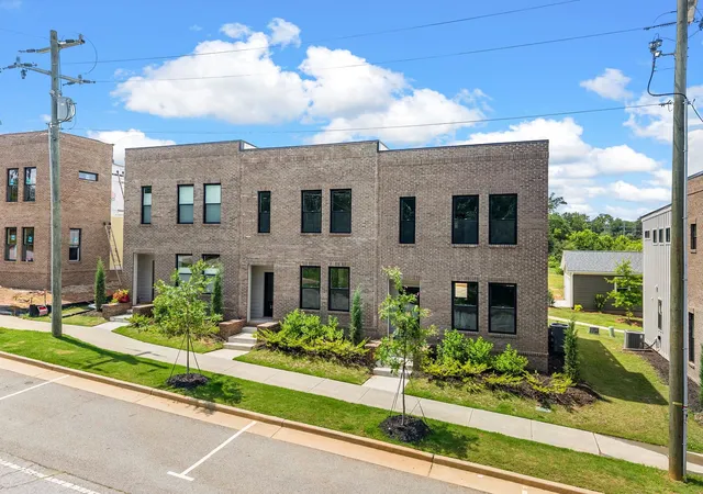 Photo 2 of Townhouse for sale at 296 College St, Spartanburg, SC 29303 | MLS# SPN338400 | Listing updated on 2026-08-02