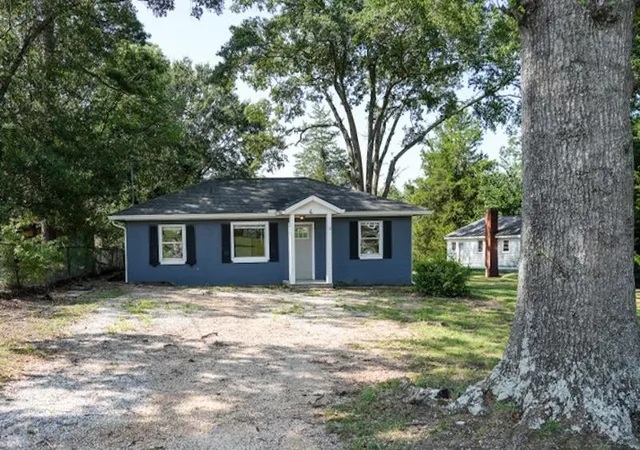 Photo 2 of Sale Pending at 2 Sunnydale Dr, Greenville, SC 29609 | MLS# SPN338426 | Listing updated on 2026-09-30