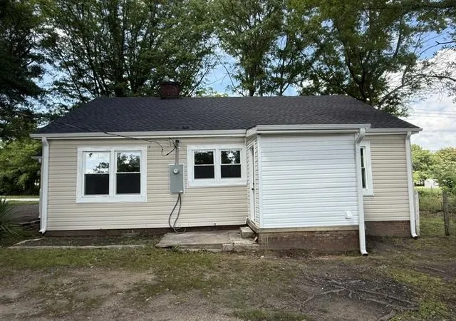 Photo 4 of Single family home for sale at 1064 Howard St, Spartanburg, SC 29303 | MLS# SPN338433 | Listing updated on 2026-06-18