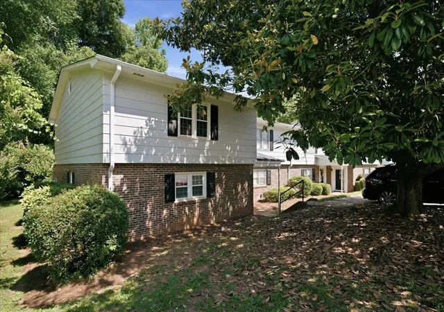 2nd image of 25 Summercreek Dr, Spartanburg, SC 29307 | MLS# SPN338444
