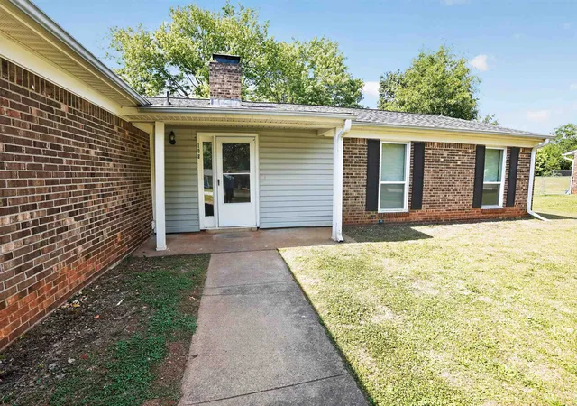 Homes for sale in Anderson, SC | 108 Sedgefield Ct, Anderson, SC 29621 | MLS# SPN338446