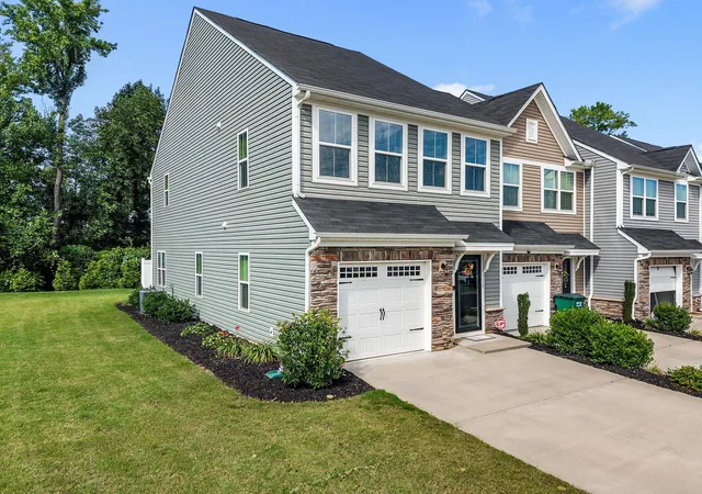 Photo 3 of Townhouse for sale at 515 Preakness Run, Spartanburg, SC 29301 | MLS# SPN338458 | Listing updated on 2026-06-18