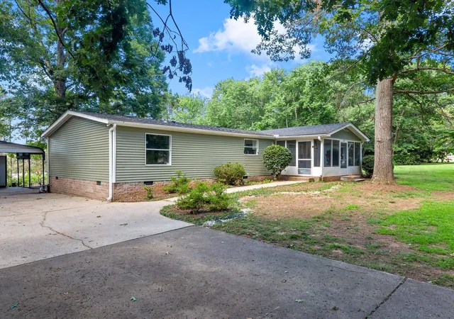 Homes for sale in Greer, SC | 208 Red Raven Dr, Greer, SC 29651 | MLS# SPN338471