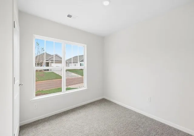Photo 4 of Single family home for sale at 944 Kerwood St, Wellford, SC 29385 | MLS# SPN338484 | Listing updated on 2026-09-23