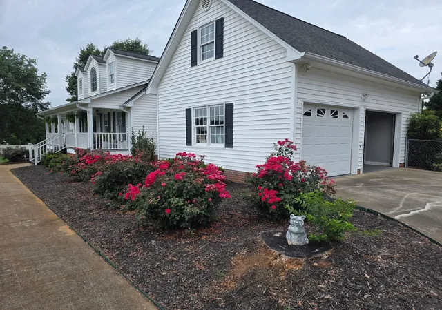 Photo 3 of Sale Pending at 309 Morgan Cir, Gaffney, SC 29341 | MLS# SPN338497 | Listing updated on 2026-08-06