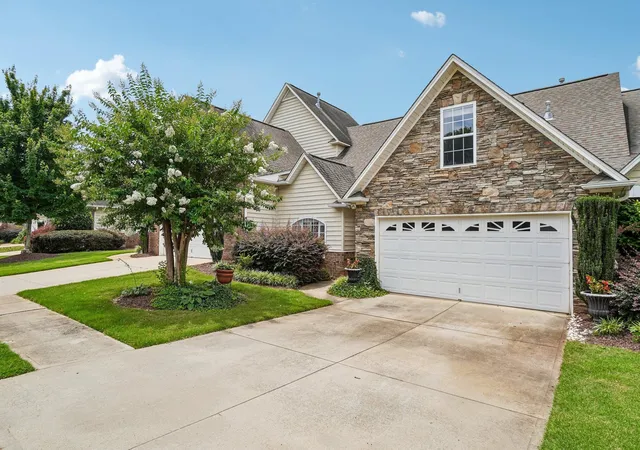 Photo 2 of Sale Pending at 326 Crandall Way, Spartanburg, SC 29301 | MLS# SPN338506 | Listing updated on 2026-10-09