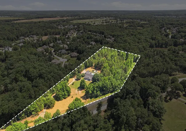 Photo 4 of Sale Pending at 301 S Bennetts Brg Rd, Greer, SC 29651 | MLS# SPN338508 | Listing updated on 2026-09-23
