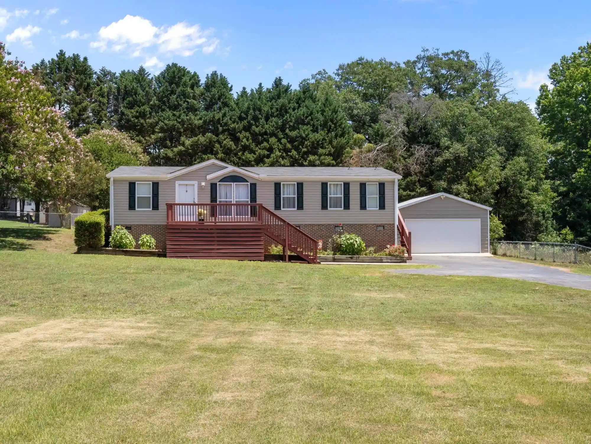 Photo 3 of Manufactured home for sale at 324 Groce Meadow Rd, Taylors, SC 29687 | MLS# SPN338514 | Listing updated on 2026-10-24