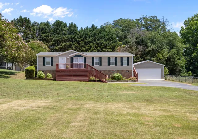 Photo 3 of Manufactured home for sale at 324 Groce Meadow Rd, Taylors, SC 29687 | MLS# SPN338514 | Listing updated on 2026-10-09
