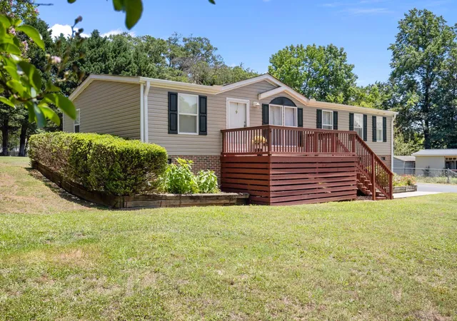 Photo 3 of Manufactured home for sale at 324 Groce Meadow Rd, Taylors, SC 29687 | MLS# SPN338514 | Listing updated on 2026-10-09