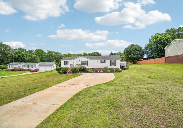 Photo 1 of Manufactured home for sale at 620 Courtland Way, Greer, SC 29651 | MLS# SPN338517 | Listing updated on 2026-09-19