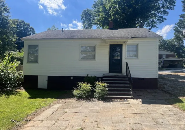 Photo 5 of Single family home for sale at 403 Thompson St, Gaffney, SC 29340 | MLS# SPN338584 | Listing updated on 2026-07-10