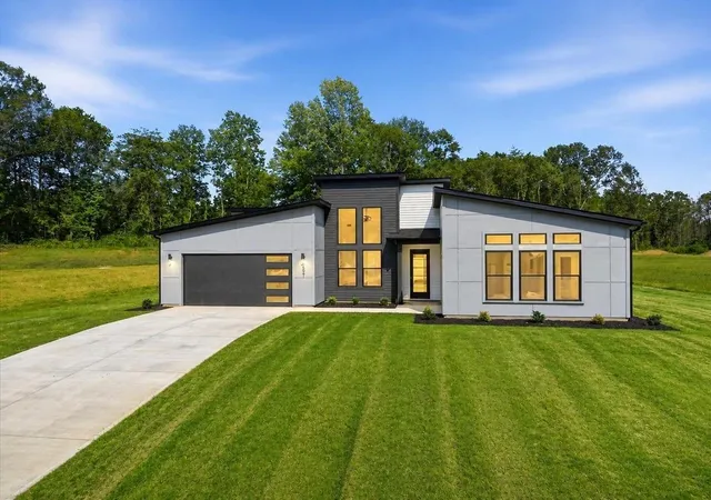 Photo 1 of Single family home for sale at 2021 Blessed Dr, Inman, SC 29349 | MLS# SPN338591 | Listing updated on 2026-10-14