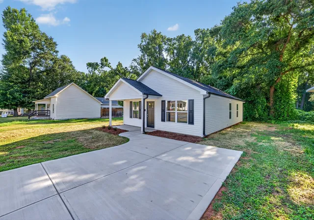 Photo 3 of Single family home for sale at 157 E 3rd Street, Gaffney, SC 29340 | MLS# SPN338605 | Listing updated on 2026-08-06