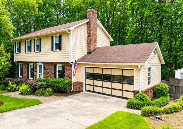 Photo 1 of Single family home for sale at 264 Heathwood Dr, Spartanburg, SC 29307 | MLS# SPN338633 | Listing updated on 2026-09-19