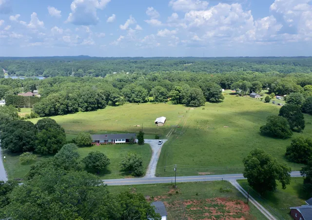 Photo 3 of Single family home for sale at 572 Green River Rd, Chesnee, SC 29323 | MLS# SPN338663 | Listing updated on 2026-06-25