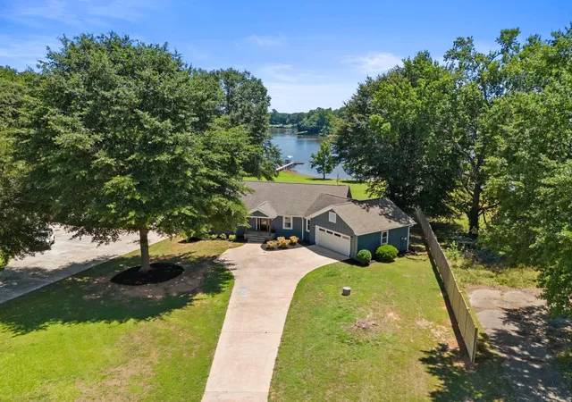 Homes for sale in Campobello, SC | 105 Walker Rd, Campobello, SC 29322 | MLS# SPN338711