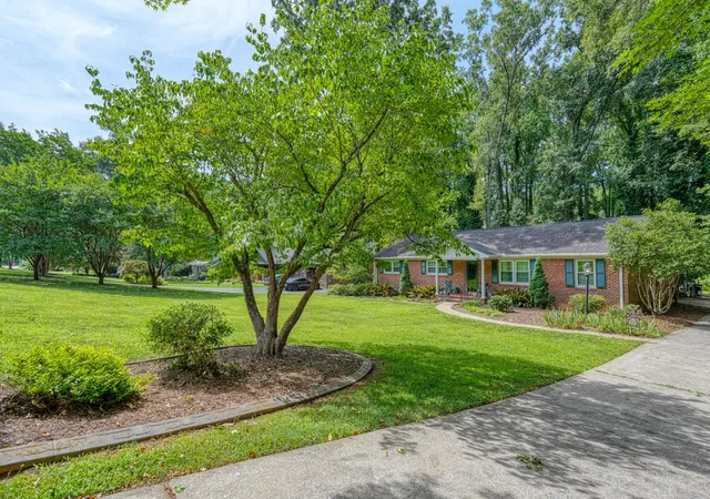 2nd image of 150 Shelton Dr, Spartanburg, SC 29307 | MLS# SPN338831