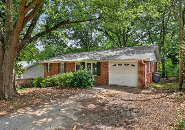Photo 1 of Single family home for sale at 113 Mooremont Ave, Greenville, SC 29605 | MLS# SPN338834 | Listing updated on 2026-09-28