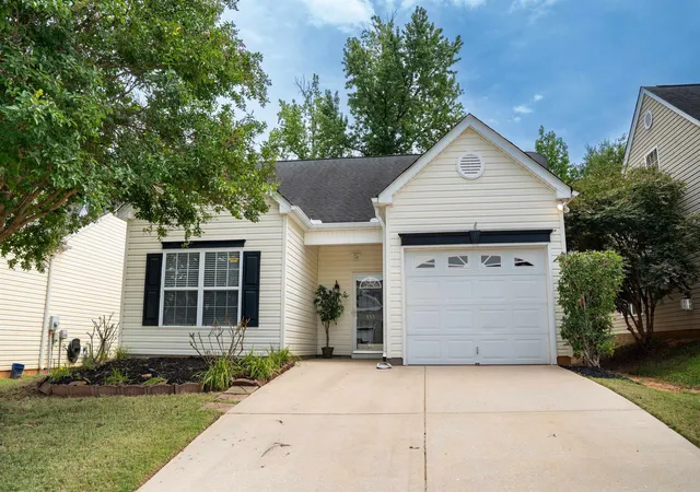 Photo 1 of Single family home for sale at 555 Clairidge Dr, Boiling Springs, SC 29316 | MLS# SPN338846 | Listing updated on 2026-08-13