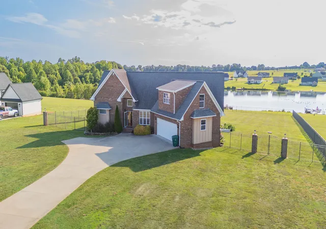Homes for sale in Cowpens, SC | 105 N Stallion Dr, Cowpens, SC 29330 | MLS# SPN338854