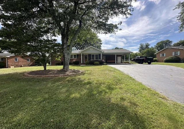 Homes for sale in Boiling Springs, SC | 223 Blalock Rd, Boiling Springs, SC 29316 | MLS# SPN338870