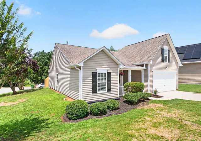 Photo 2 of Single family home for sale at 101 Constantine Way, Greer, SC 29650 | MLS# SPN338902 | Listing updated on 2026-09-08
