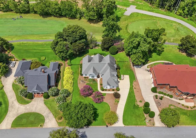 Photo 3 of Single family home for sale at 724 W Tara Ln, Duncan, SC 29334 | MLS# SPN338968 | Listing updated on 2026-09-19