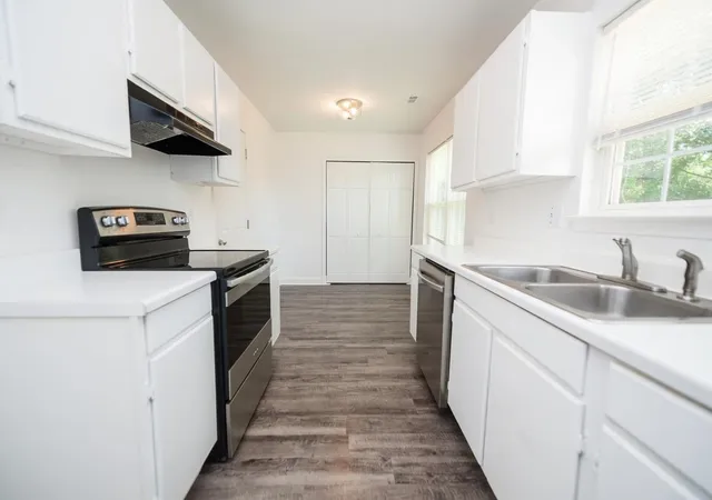 Photo 3 of Single family home for sale at 515 Lavendula St, Spartanburg, SC 29301 | MLS# SPN338980 | Listing updated on 2026-08-26