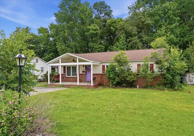 3rd image of 420 Pineneedle Rd, Union, SC 29379 | MLS# SPN338983