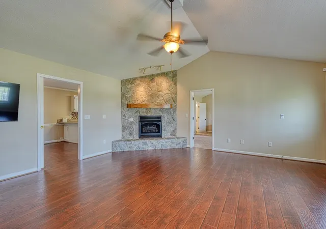Photo 3 of Single family home for sale at 140 Bermuda Ln, Inman, SC 29349 | MLS# SPN339021 | Listing updated on 2026-08-16