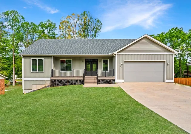 3rd image of 308 Pineridge Dr, Spartanburg, SC 29303 | MLS# SPN339064