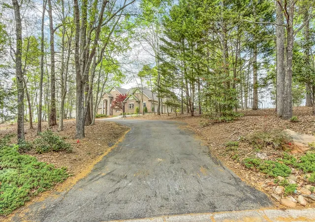 Photo 3 of Single family home for sale at 116 Sleepy Holw Ln, Spartanburg, SC 29306 | MLS# SPN339075 | Listing updated on 2026-07-21