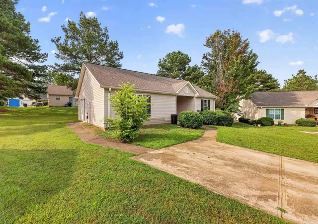 Homes for sale in Spartanburg, SC | 610 Basil Ct, Spartanburg, SC 29301 | MLS# SPN339089