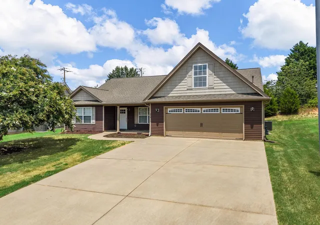 Photo 2 of Single family home for sale at 319 Kelly Farm Rd, Moore, SC 29369 | MLS# SPN339097 | Listing updated on 2026-09-20