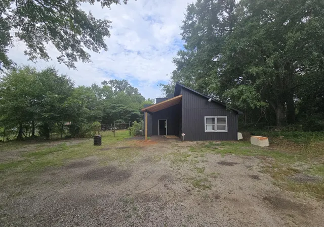 Photo 2 of Single family home for sale at 737 Hayne St, Spartanburg, SC 29301 | MLS# SPN339112 | Listing updated on 2026-08-01