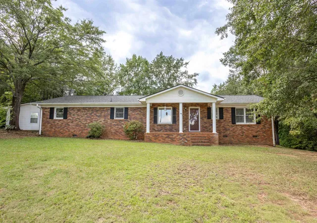 Photo 1 of Single family home for sale at 500 W Rutherford St, Landrum, SC 29356 | MLS# SPN339120 | Listing updated on 2026-10-06