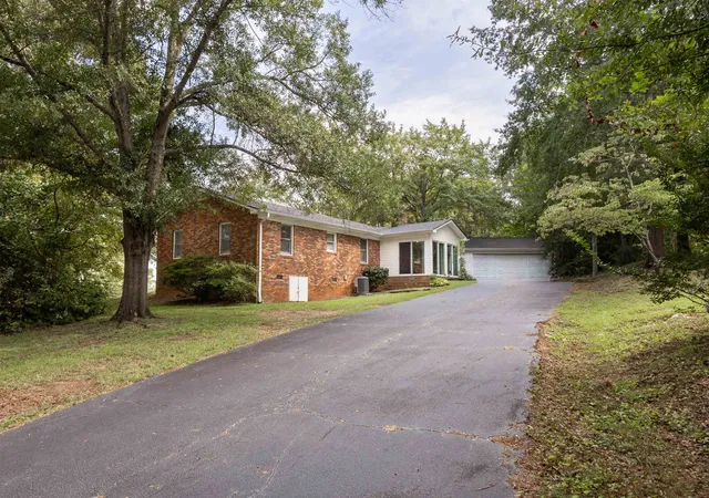 Photo 3 of Single family home for sale at 500 W Rutherford St, Landrum, SC 29356 | MLS# SPN339120 | Listing updated on 2026-10-06