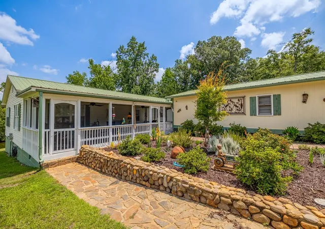 Homes for sale in Cross Hill, SC | 2511 Pineland Shores Cir, Cross Hill, SC 29332 | MLS# SPN339127