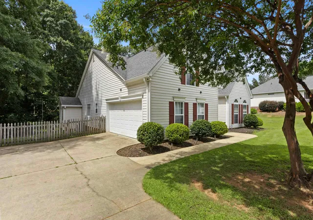 Photo 3 of Single family home for sale at 412 Ashley Oaks Dr, Moore, SC 29369 | MLS# SPN339133 | Listing updated on 2026-09-13