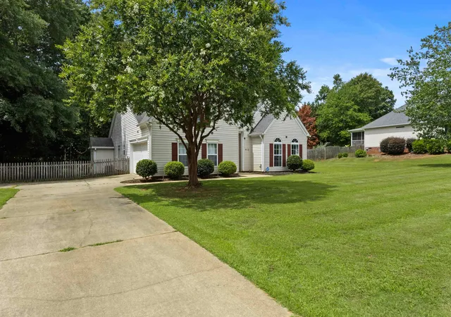 Photo 3 of Single family home for sale at 412 Ashley Oaks Dr, Moore, SC 29369 | MLS# SPN339133 | Listing updated on 2026-09-13