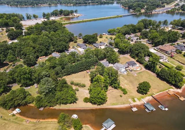 1st image of 322/326 Crow Rd, Inman, SC 29349 | MLS# SPN339138