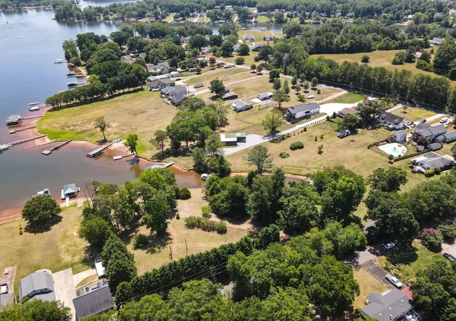 2nd image of 322/326 Crow Rd, Inman, SC 29349 | MLS# SPN339138