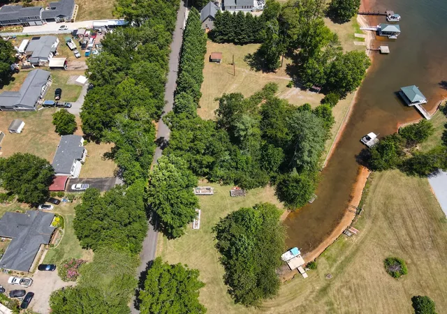 3rd image of 322/326 Crow Rd, Inman, SC 29349 | MLS# SPN339138