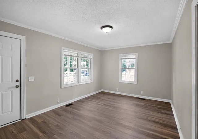 Photo 3 of Single family home for sale at 53 Templewood Dr, Greenville, SC 29611 | MLS# SPN339155 | Listing updated on 2026-10-20
