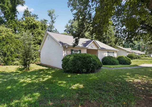 Homes for sale in Spartanburg, SC | 1868 Tamara Wy, Spartanburg, SC 29301 | MLS# SPN339156